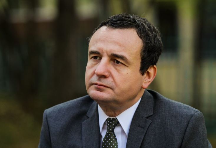 Kurti ngushëllon për ndarjen nga jeta të Arsim Zekollit