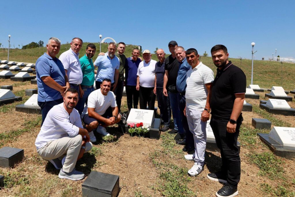 Sami Lushtaku kujton dëshmorin Naser Lani në përvjetorin e rënies