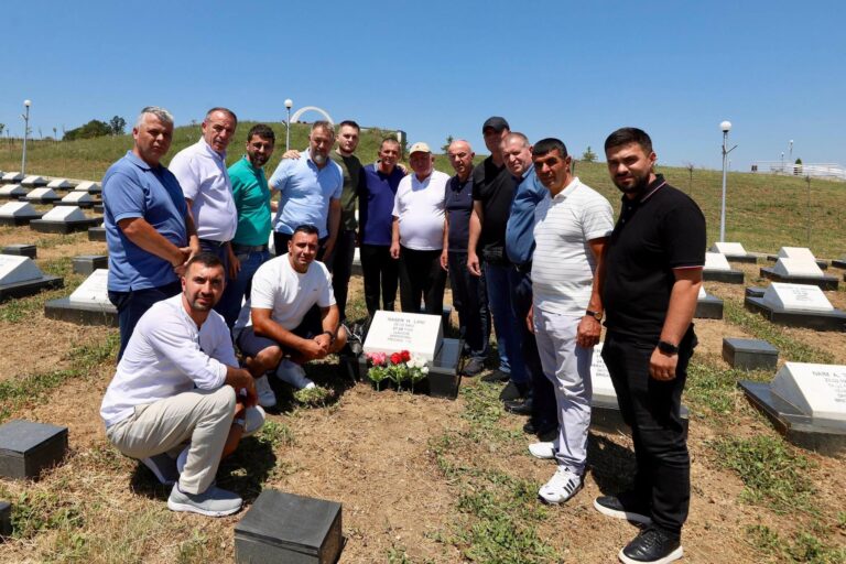 Sami Lushtaku kujton dëshmorin Naser Lani në përvjetorin e rënies