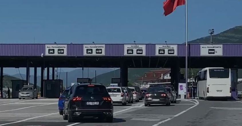 Zgjedhjet në Kosovë, një pjesë e qytetarëve zgjedhin bregdetin shqiptar