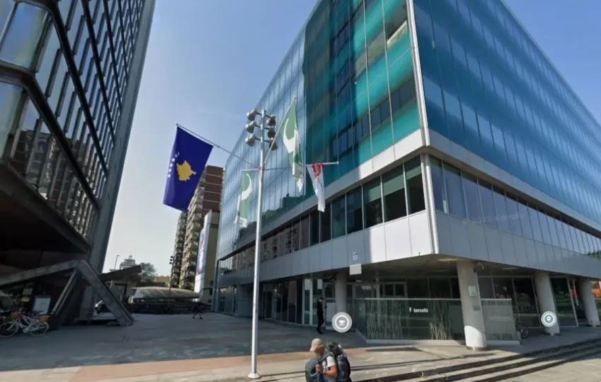 Ambasada e Kosovës në Slloveni fton qytetarët të votojnë para mbylljes së procesit