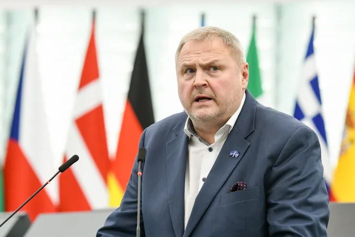 Terras: Qytetarët po humbin durimin me krizën politike në Kosovë