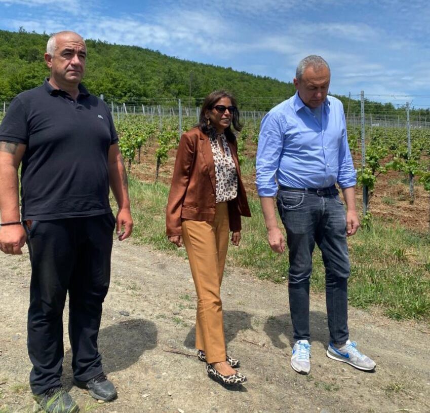 Prattipati viziton veriun e Kosovës, takohet me kryetarë komunash dhe përfaqësues lokalë