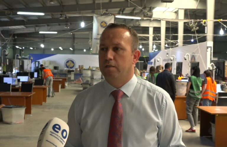 KQZ drejt përfundimit të numërimit, mbeten votat me postë dhe ato me kusht