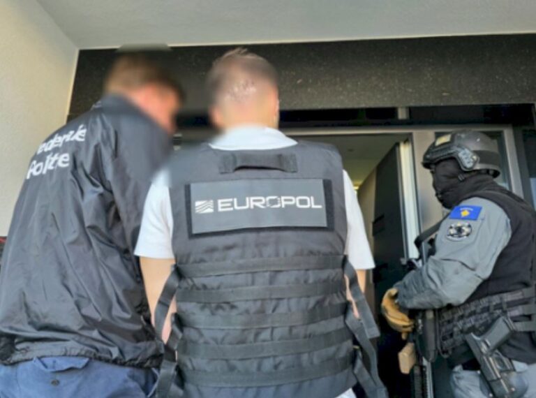 Europol: Zbulohet rrjet kriminal 80 milionë euro me bazë në Kosovë