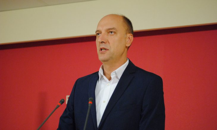 Ymeri: Gjuha e VV-së po pengon zhvillimin institucional