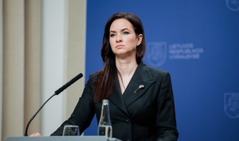 Dorëhiqet kryeministrja e Lituanisë, bie qeveria