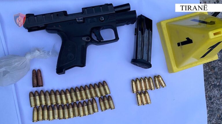 Arrestohet në Tiranë 41-vjeçari i kërkuar për plagosje të dyfishtë, i sekuestrohen armë dhe drogë