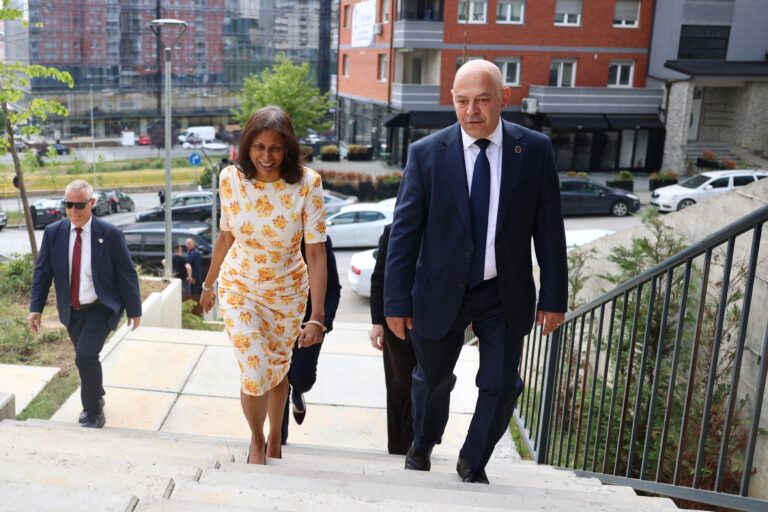 Gjini priti Prattipatin, diskutuan proceset politike në Kosovë