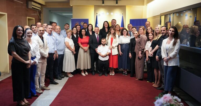 Haxhiu falënderon stafin e Presidencës për punën dhe përkushtimin