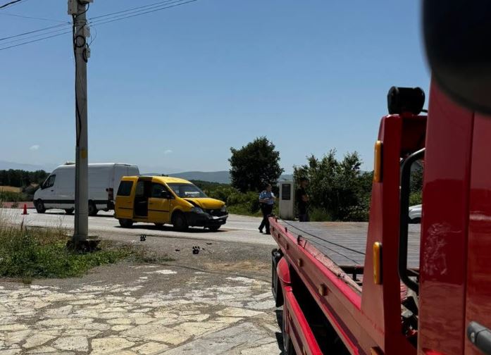 Aksident në Gllarevë të Klinës, një person i lënduar