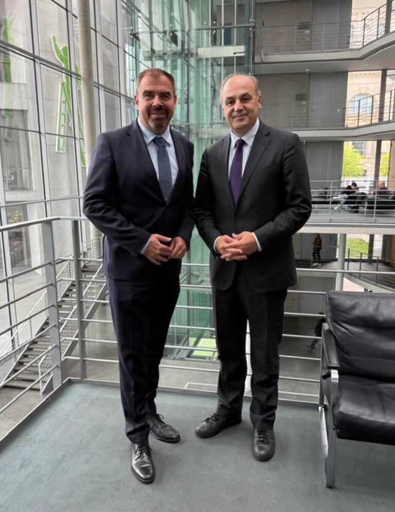 Hoxhaj në Berlin diskuton aplikimin e Kosovës për status kandidat në BE