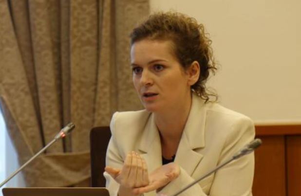 Kusari: KPM po kërcënon mediat kritike ndaj LVV-së me mbyllje dhe heqje licence