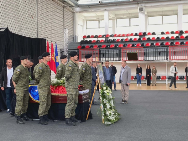 Homazhe në Skenderaj për Sahit Jasharin