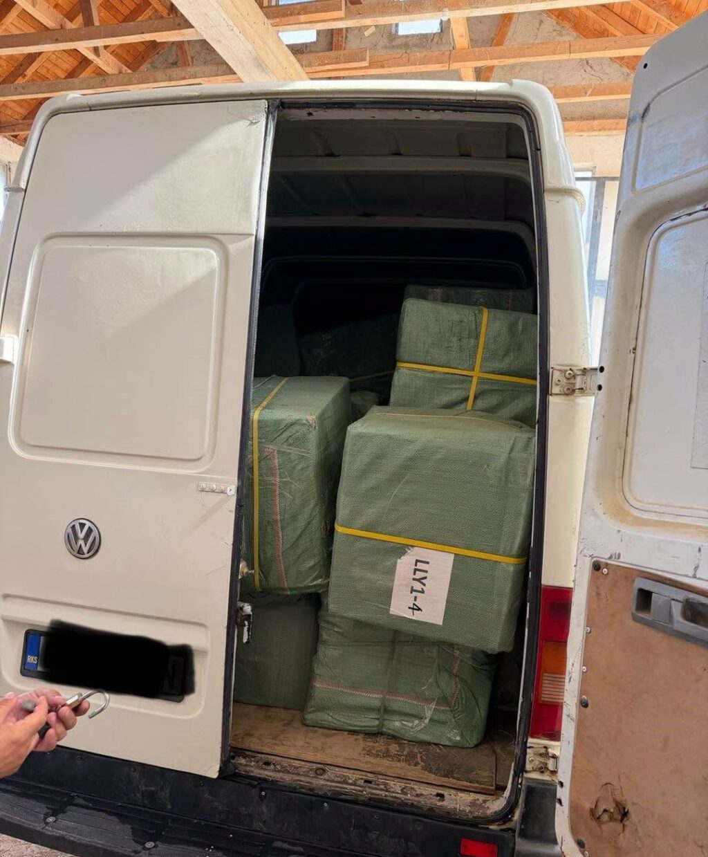 Dogana e Kosovës ndalon mbi 2,300 artikuj të dyshuar si mallra të falsifikuara në rajonin e Ferizajt