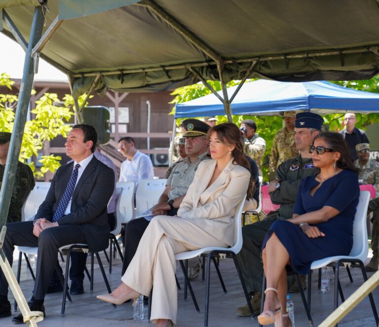Haxhiu merr pjesë në ceremoninë e ndërrimit të komandës në Camp Bondsteel