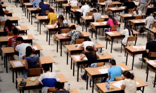 Rreth 8 mijë maturantë aplikojnë për Testin e Maturës