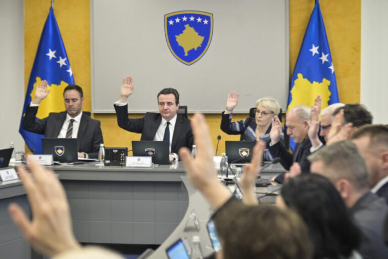 Qeveria ndan 3 milionë euro për mbulimin e sigurimit kufitar të mërgatës