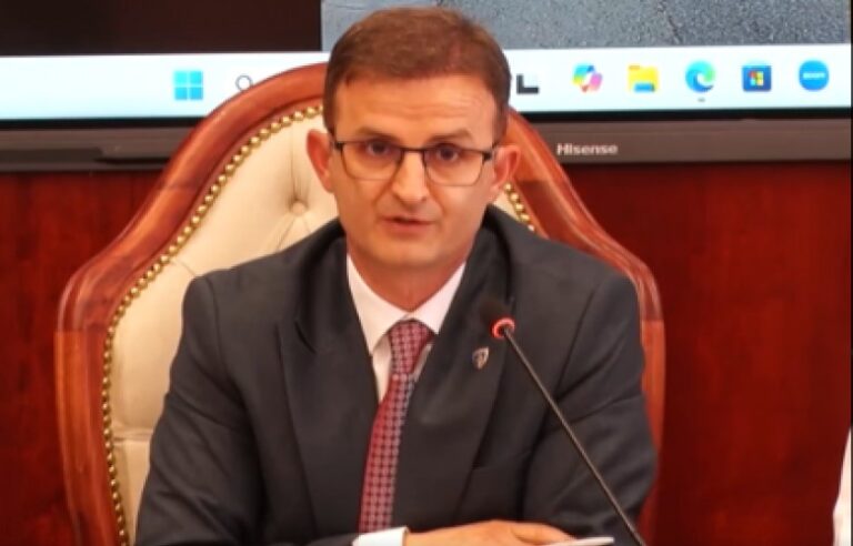 Pesë të arrestuar për masakrën e Reçakut