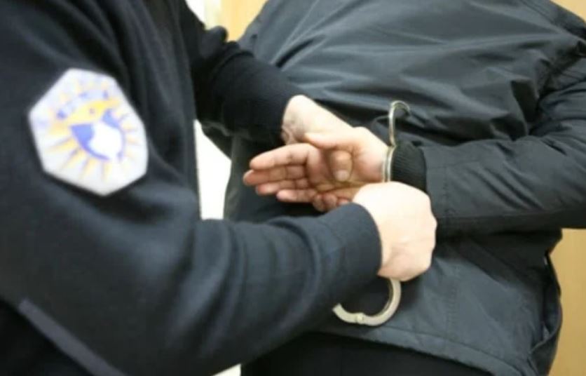 Arrestohen dy persona të dyshuar për grabitje në Prishtinë