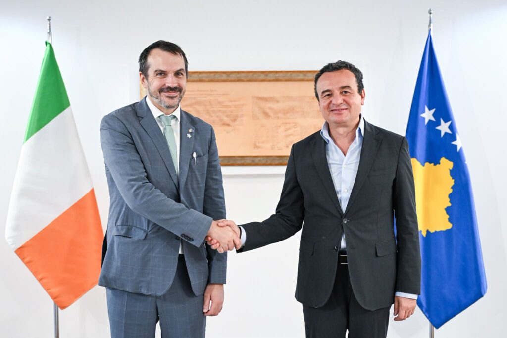 Kurti pret ambasadorin e Irlandës, vlerëson mbështetjen për Kosovën