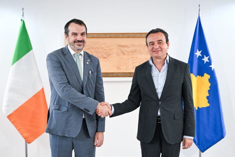 Kurti pret ambasadorin e Irlandës, vlerëson mbështetjen për Kosovën