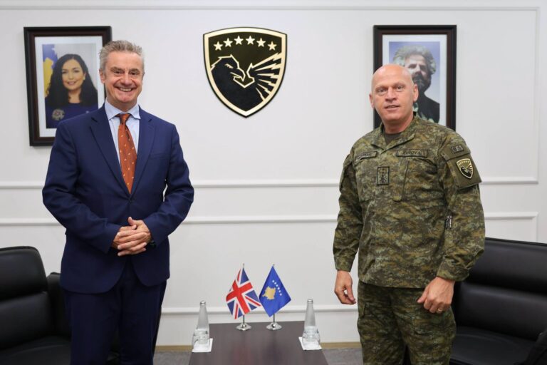 Jashari dhe ambasadori britanik diskutojnë për forcimin e bashkëpunimit me FSK-në