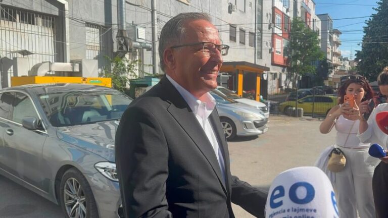 Hamza: PDK pranon takimin me Kurtin, propozon nesër në orën 09:00