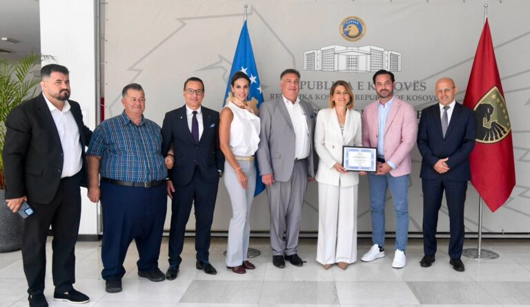 Kusari-Lila takon delegacionin amerikan për bashkëpunim ekonomik