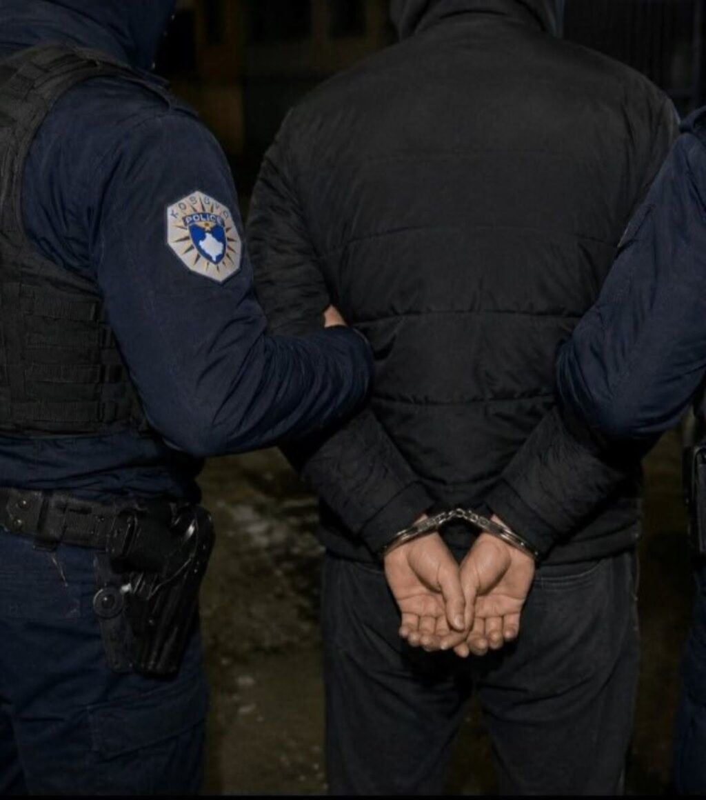 Arrestohet në veri i dyshuari për dëmtim të automjeteve