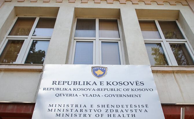 Vazhdojnë shtesat prej 150 euro për mjekët e sektorit publik