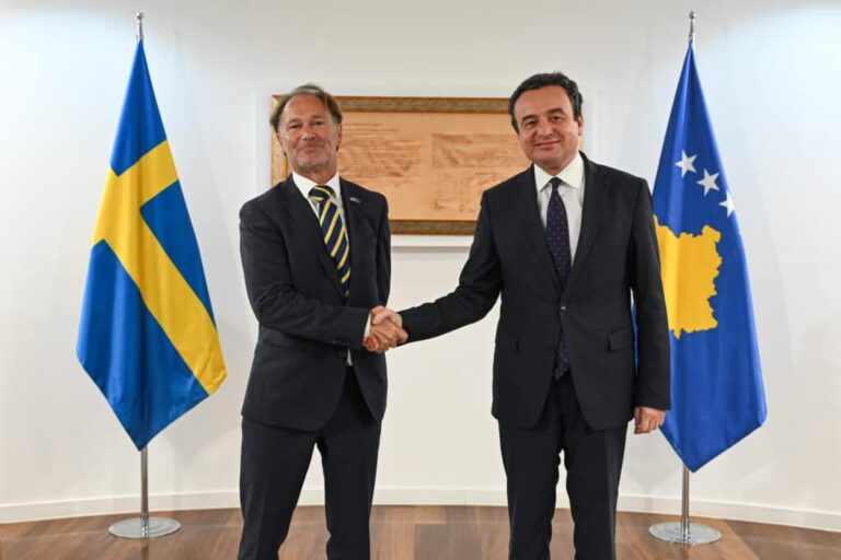 Kryeministri në detyrë Kurti priti në takim lamtumirës ambasadorin e Suedisë, Westerlund