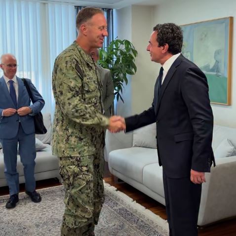 Kurti takon komandantin e Forcave Aleate të NATO-s në Napoli