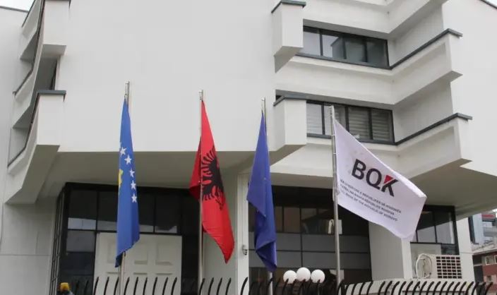 BQK paralajmëron ngadalësim të rritjes ekonomike dhe rritje të inflacionit