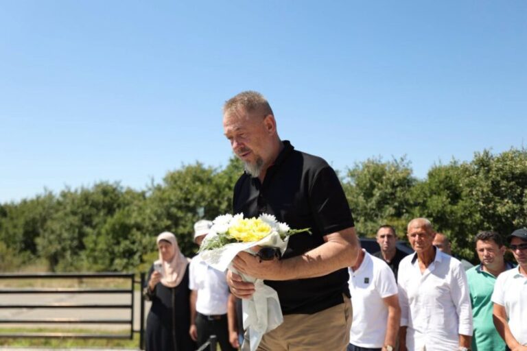 Lushtaku përkujton dëshmorin Shefqet Shala: Sakrifica e tij mbetet themel i lirisë