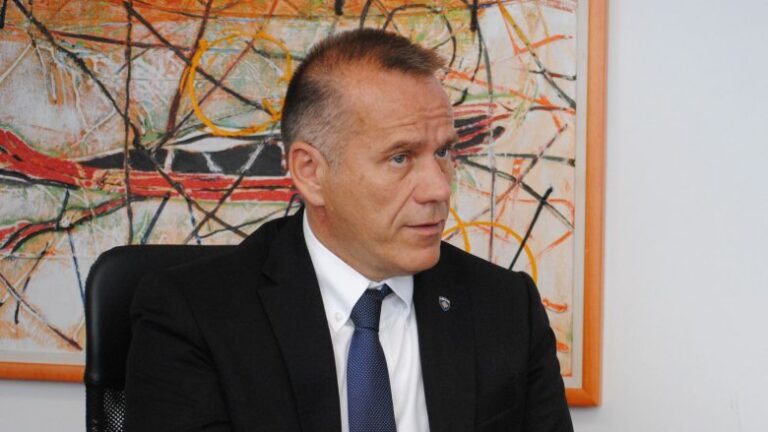 Arifi: Aleanca kërkon zgjidhje, jo biseda politike