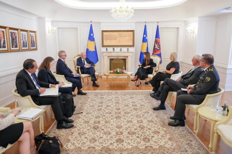 Haxhiu takohet me sekretarin e përgjithshëm të OSBE-së, kërkon bashkëpunim më të përshtatur për Kosovën