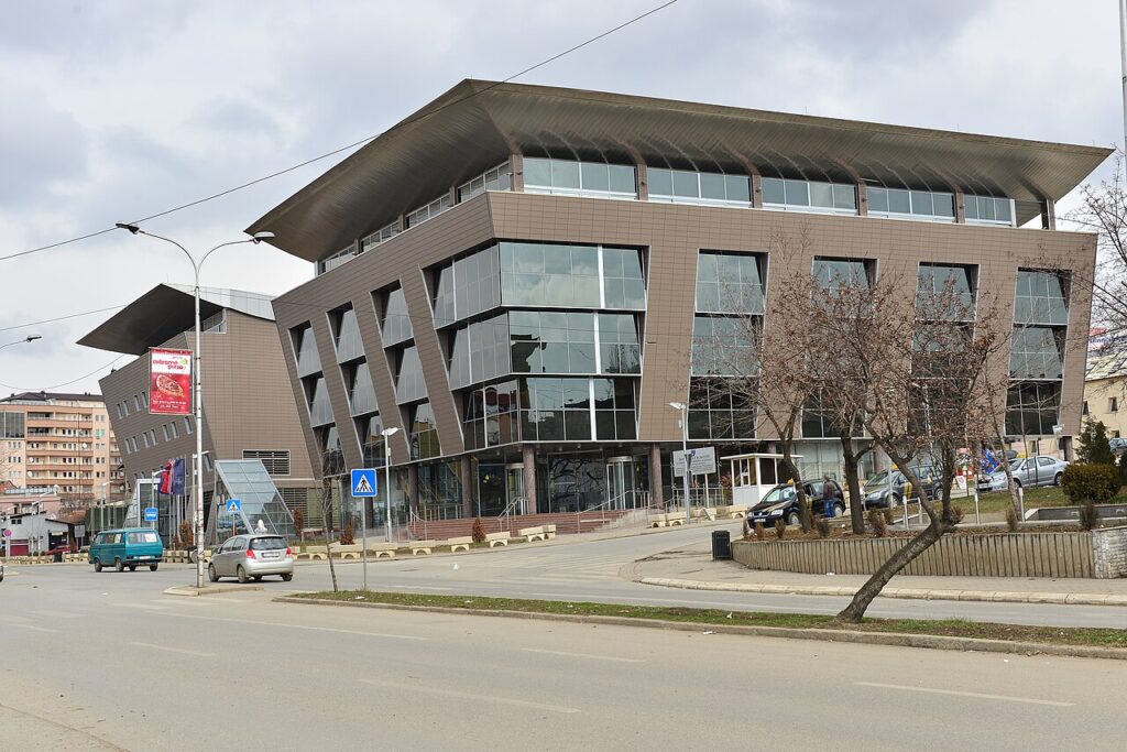 MAShT ndan 100 bursa për nxënësit e shkollave profesionale