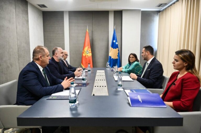 Konjufca takon zyrtarë shqiptarë nga Mali i Zi