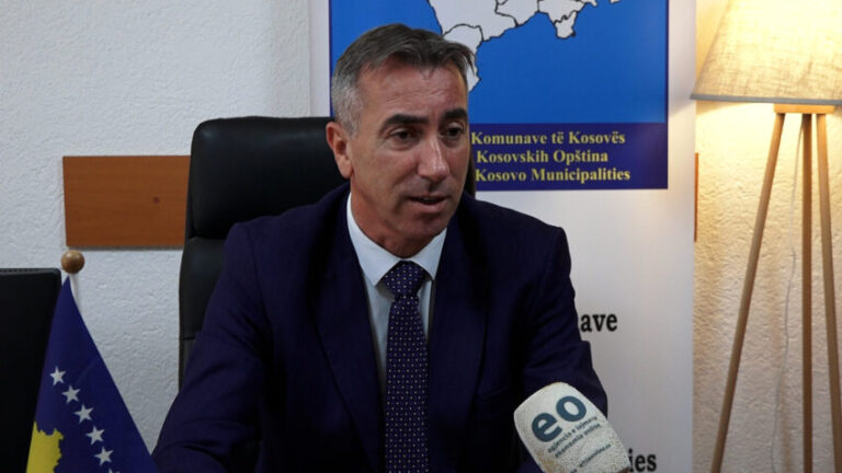 Komunat planifikojnë protestë për borxhet e papaguara