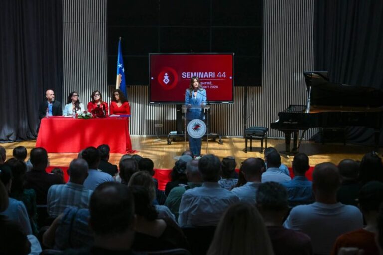 Haxhiu: Shqipja duhet të ketë vend edhe në botën e teknologjisë