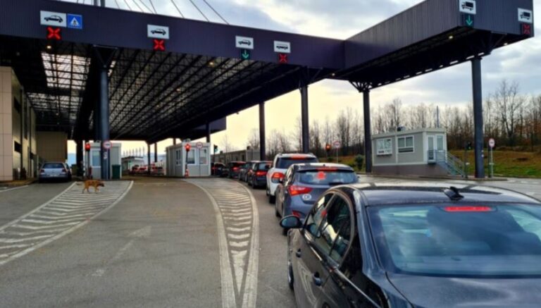 Pritjet në kufi: Deri në 25 minuta në Jarinjë