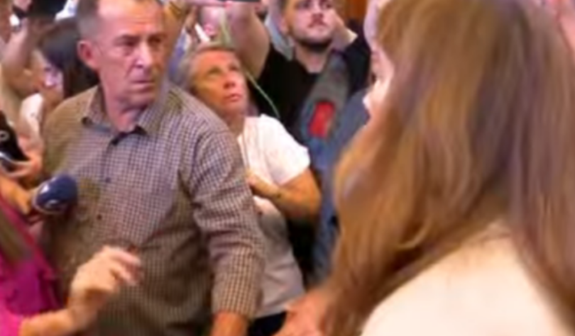 Tension në Kuvend, Musliu përplaset me sigurimin