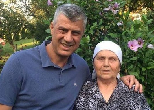 Nëna e Hashim Thaçit feston 89-vjetorin e lindjes