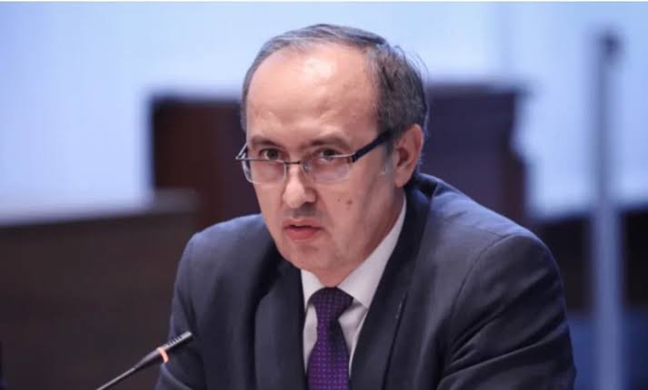 Hoti: LVV dhe Kurti po bllokojnë institucionet