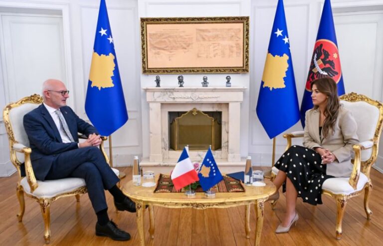 Haxhiu zhvillon takim lamtumirës me ambasadorin francez Guérot