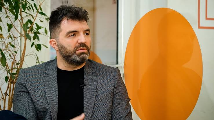 Sadiku kritikon situatën institucionale pas betimit të Haxhiut