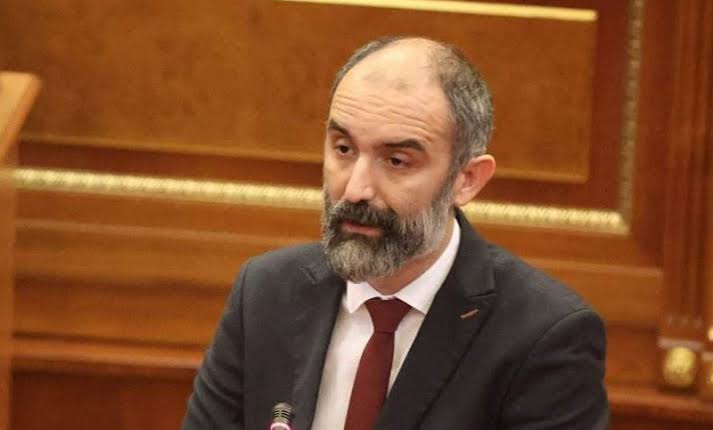 Abrashi: Çitaku kryeparlamentare nëse PDK pranon ofertën e Kurtit