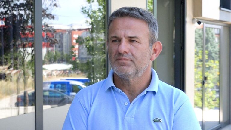 Kasolli kritikon Abdixhikun: Po i hap rrugë skenarit të VV-së