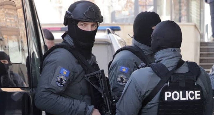 Ekstradohen dy persona nga shtetet tjera në Kosovë